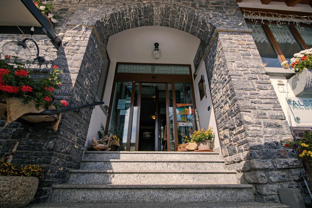 Albergo Moderno & Spa Fuipiano Valle Imagna Εξωτερικό φωτογραφία