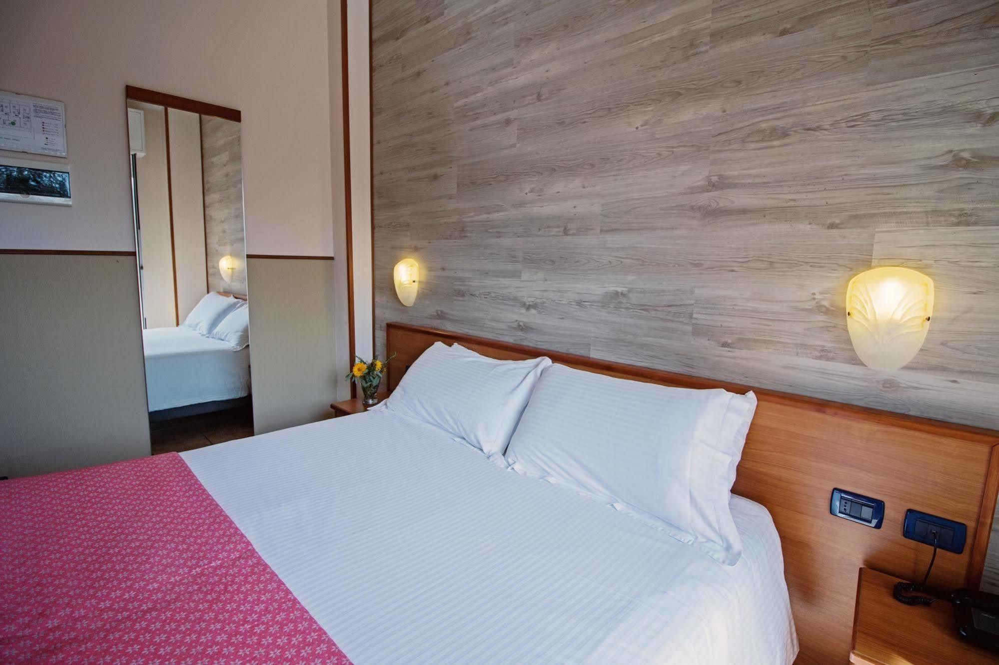 Albergo Moderno & Spa Fuipiano Valle Imagna Εξωτερικό φωτογραφία