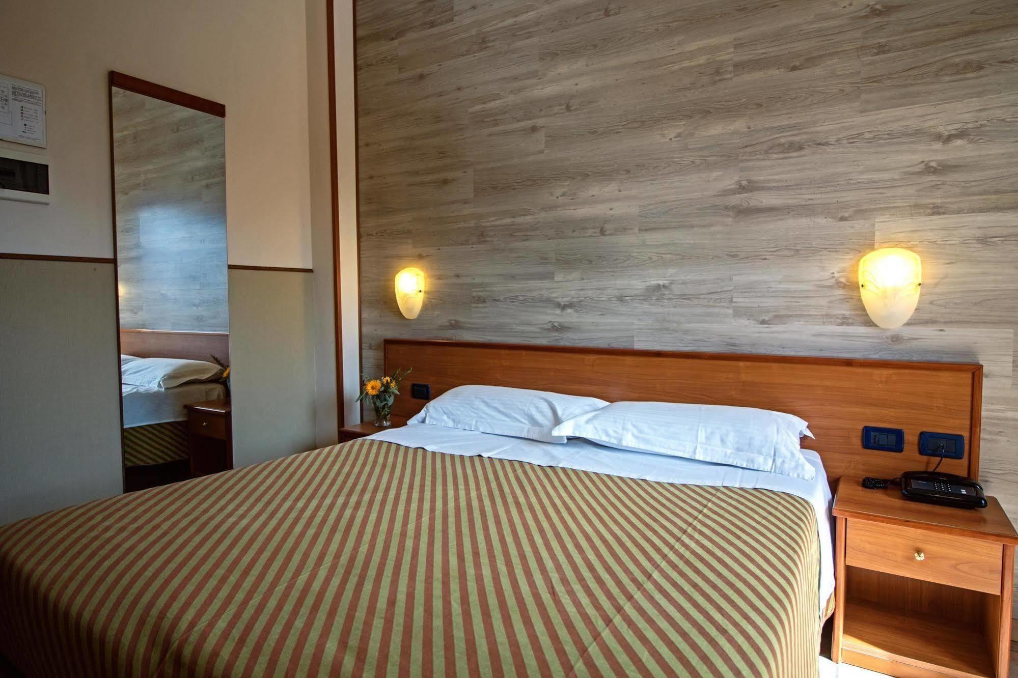 Albergo Moderno & Spa Fuipiano Valle Imagna Εξωτερικό φωτογραφία